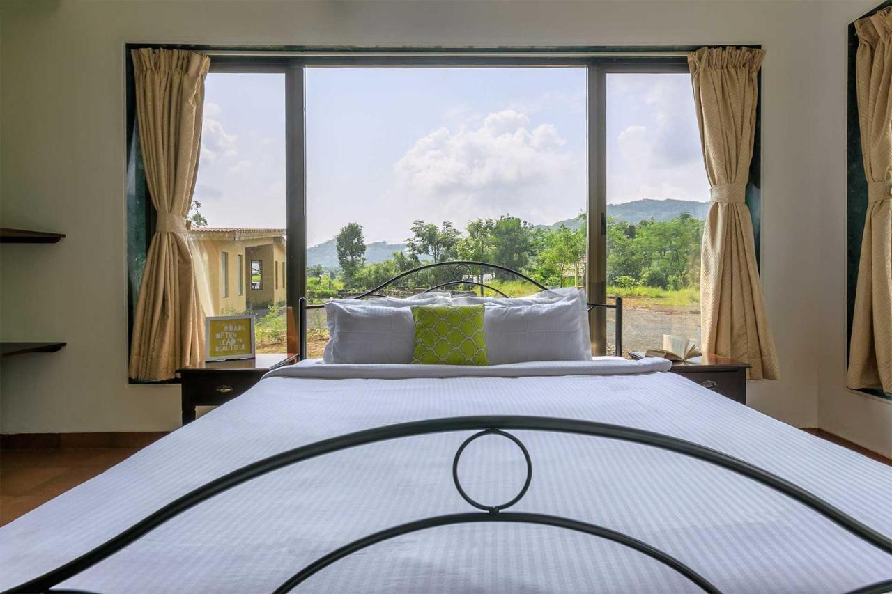 Stayvista'S Shivom Villa 1 - A Serene Escape With Views Of The Valley And Lake Lonavala Exterior foto